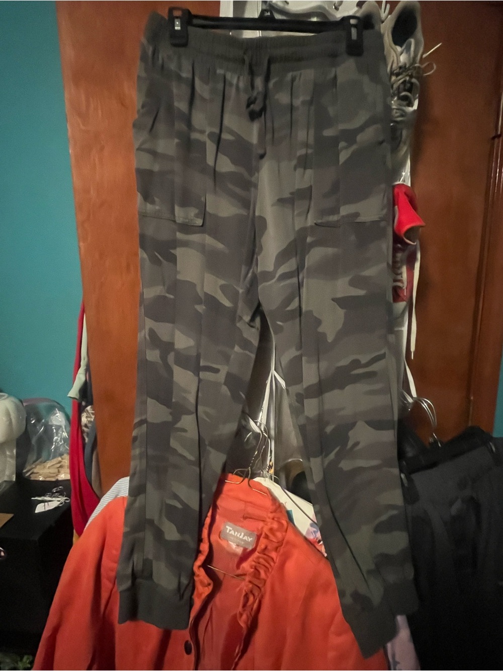 Women’s Camouflage Jogger Pants in Gray